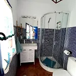 Casa Pescado A La Sombra De Un Drago